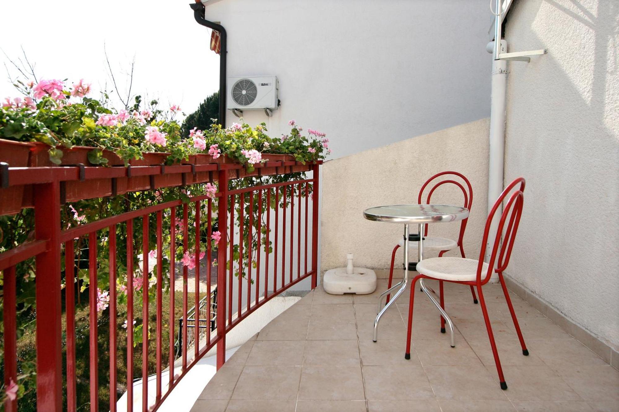 Apartman Basta Apartment โปเรช ภายนอก รูปภาพ